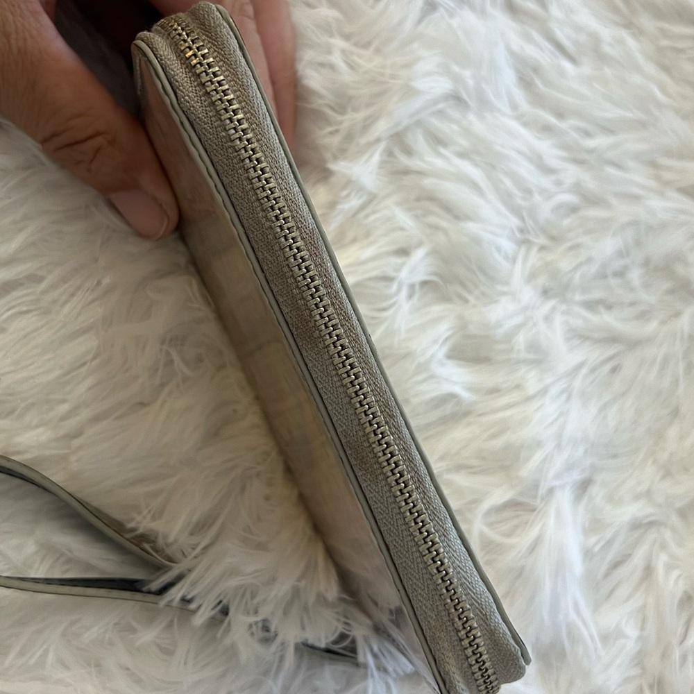 Marc Jacobs Holographic Wallet - Picture 5 of 6